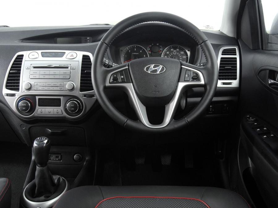  Hyundai i20 5-Door 2008 года  (UK) (фото 2 из 21)